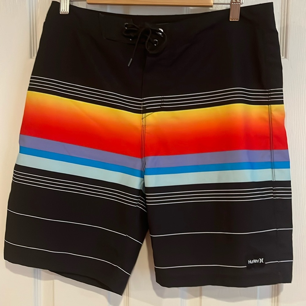 Hurley men’s size 30 bathing suit trunks, like new